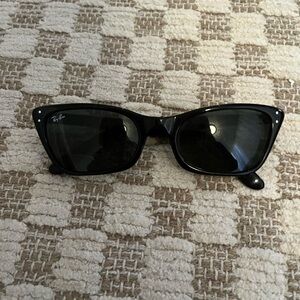 Ray-Ban Classic Cat Eye Lady Burbank Sunglasses